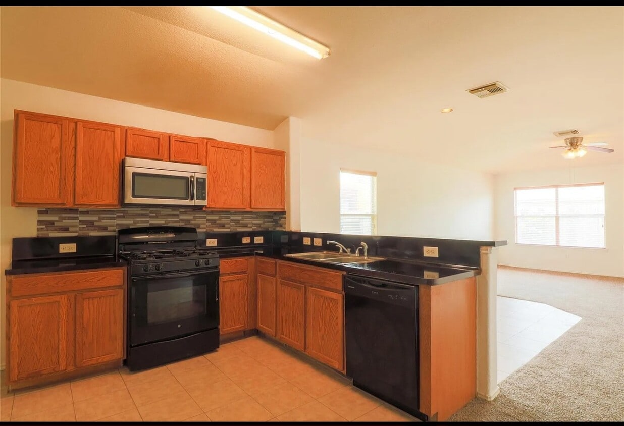 Building Photo - 9334 Norwood Trails Dr