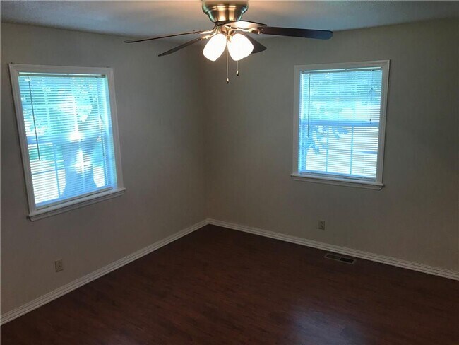 Foto del edificio - 6340 W Stoney Brook Rd