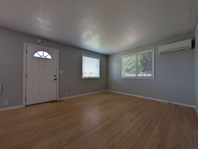 Foto del edificio - Fantastic 2-Bedroom, 2-Bath Home With Bonus Space!