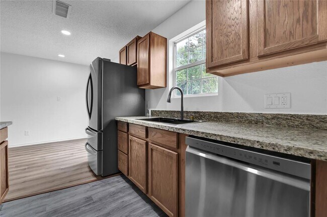 Building Photo - 108 E Austin St
