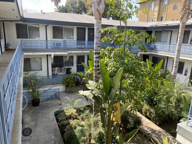 Building Photo - 1245 N Orange Dr