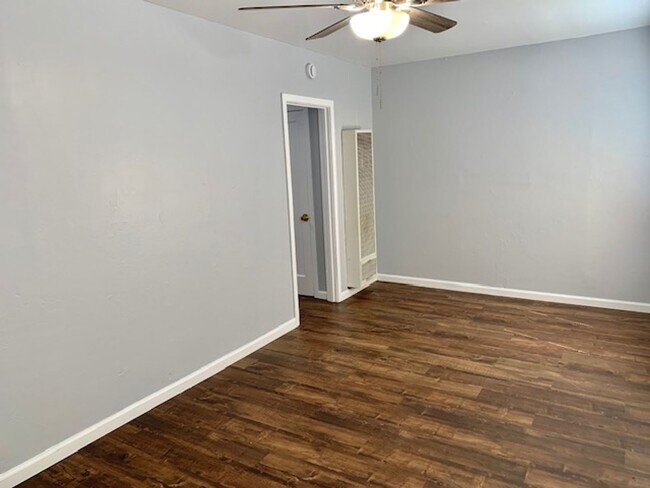 Photo - 1537 Truman St Apartment