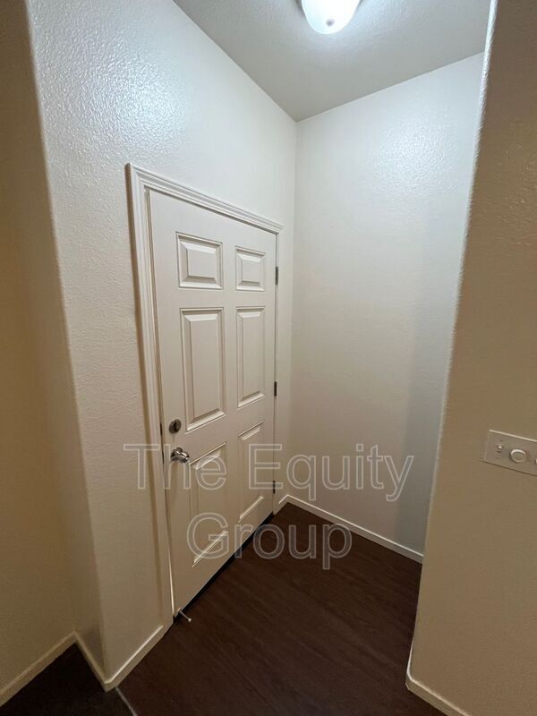 Building Photo - 3244 Villa St