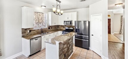 Building Photo - 4519 Regal Dr