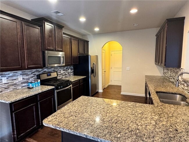 Building Photo - 3405 Castleberry Village Cir