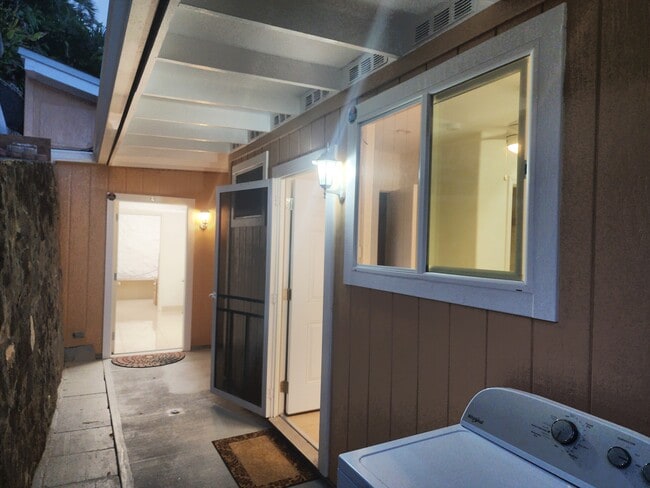 Foto del edificio - 2142 Damon St