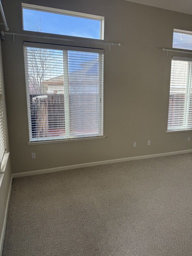 Foto del edificio - Charming 4-Bedroom, 3-Bathroom Single-Family Home