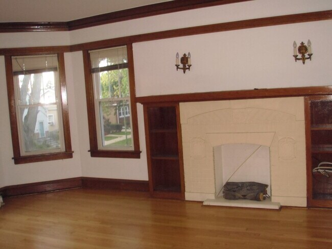 Front Room - 5623 N Mango Ave Apartments