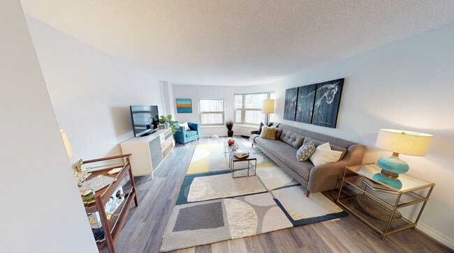 Living Room - 849 N Dearborn St