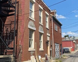 Building Photo - 1705 Tustin St