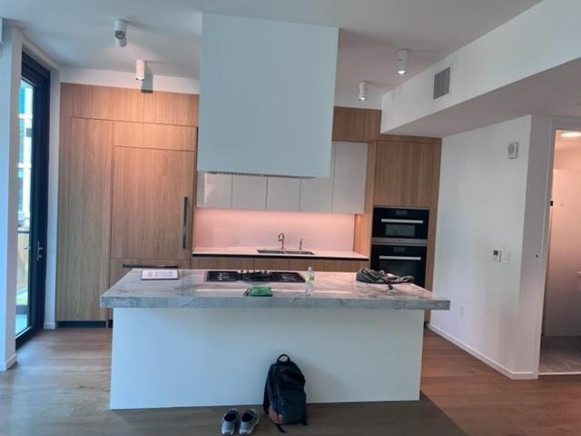 Foto del edificio - 1211 W Riverside Dr