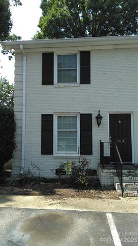 Primary Photo - 764 W Franklin St