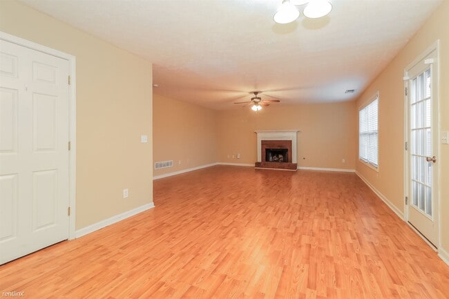 Building Photo - 3 br, 2.5 bath House - 209 Overlook Dr