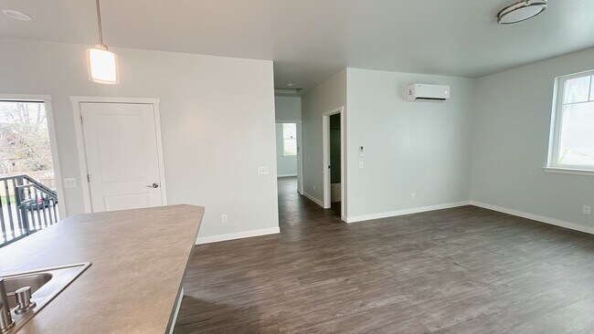 Foto del edificio - 1000 Billy Frank Jr. St