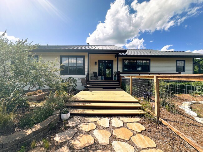 Building Photo - 599 Krause Rd