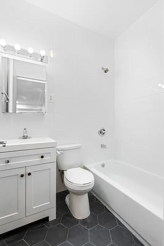 Building Photo - 208 East 31st Street