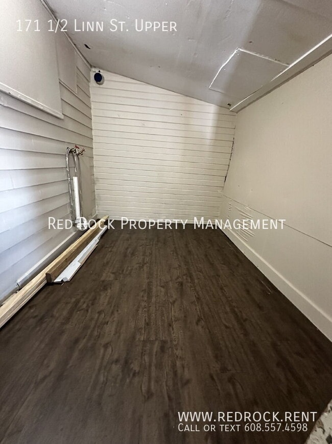 Building Photo - 171 Linn St