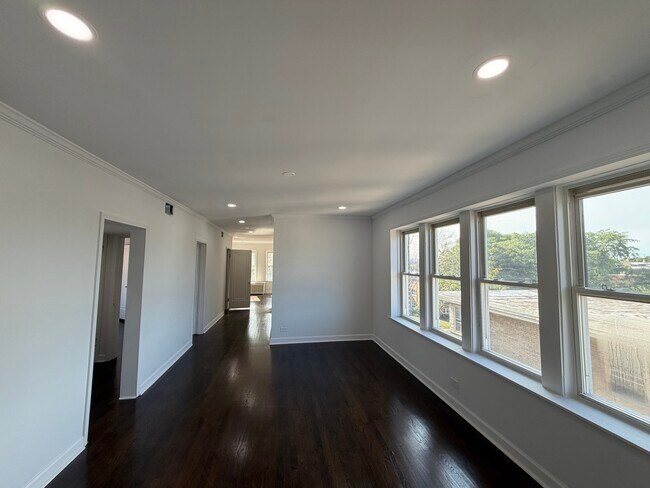 Foto del edificio - 8041 Kilpatrick Ave