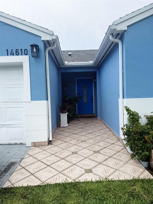 Building Photo - 14610 SW 145th Pl