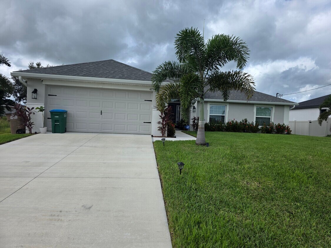 Foto principal - 4236 NE 20th Pl
