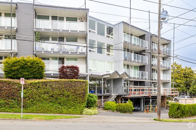 Building Photo - 500 W Olympic Pl