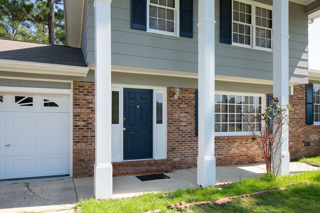 Building Photo - 7582 Beverly Dr