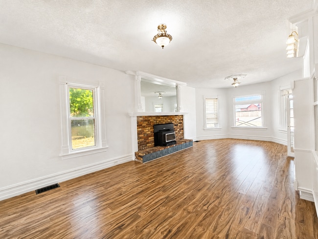 Photo - 13224 S Redwood Rd Apartment
