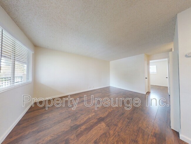 Foto del edificio - 445 Nelson Ave
