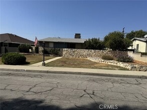 Building Photo - 775 N Tulare Way