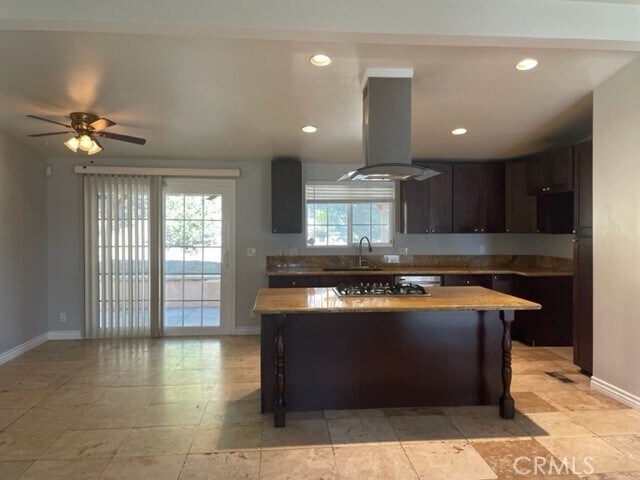 Foto del edificio - 5640 Greenbriar Dr