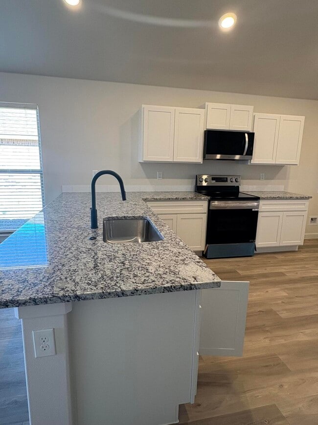 Foto del edificio - 2129 Langford Ave