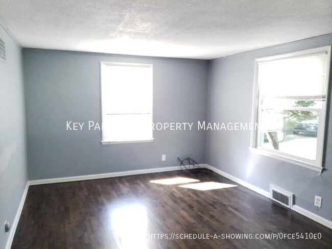 Foto del edificio - 7809 Madison Ave