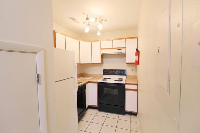 Foto del edificio - 1408 Bradley Dr