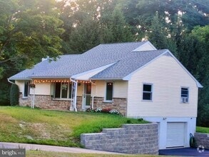 Building Photo - 847 Highspire Rd