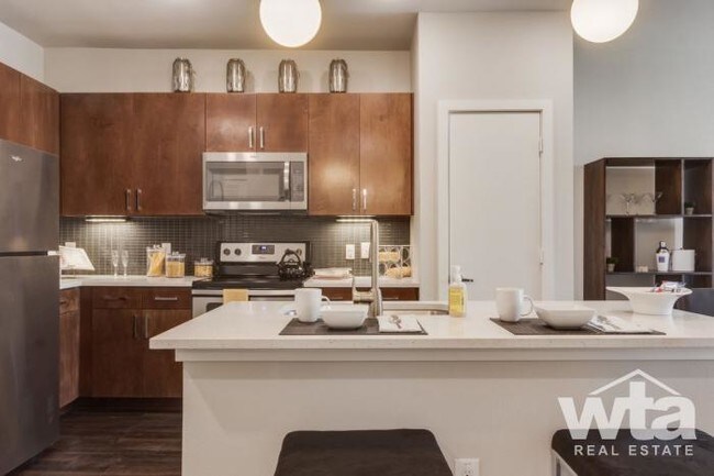 Building Photo - 2 bedroom in SAN ANTONIO TX 78235