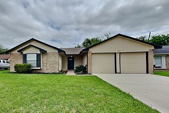 Building Photo - 7011 Sharpsburg Dr
