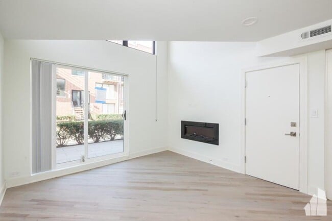 Foto del edificio - 1 bedroom in Chicago IL 60613