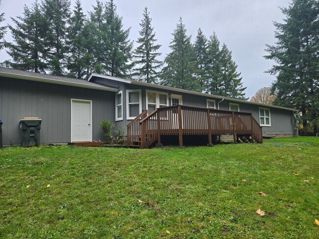 Foto del edificio - 4 Bedroom 2 Bath