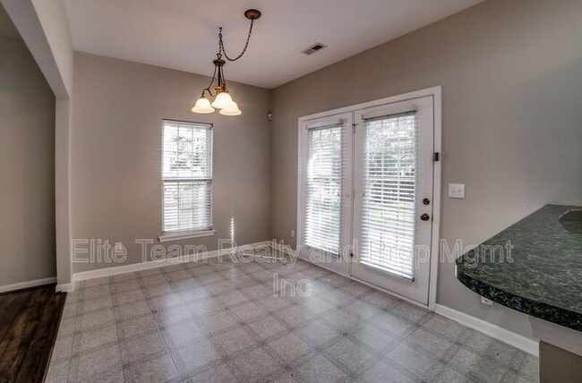 Building Photo - 6434 Gatesville Ln