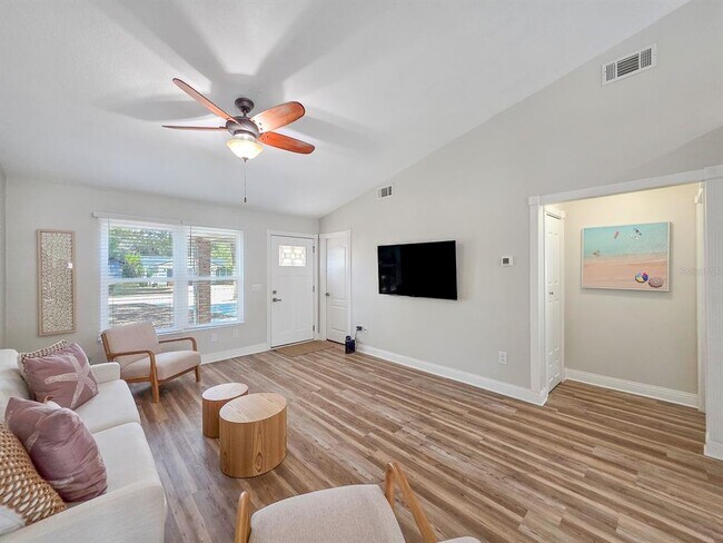 Building Photo - 2135 S Flagler Ave