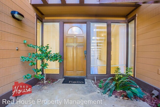 Building Photo - 2 br, 2 bath House - 4009 Canario St. #D