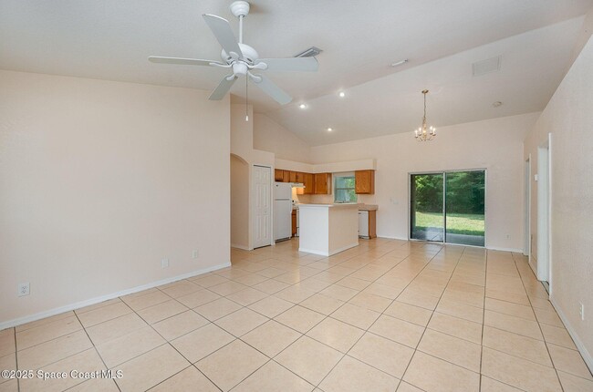 Building Photo - 1066 Quesada St SE