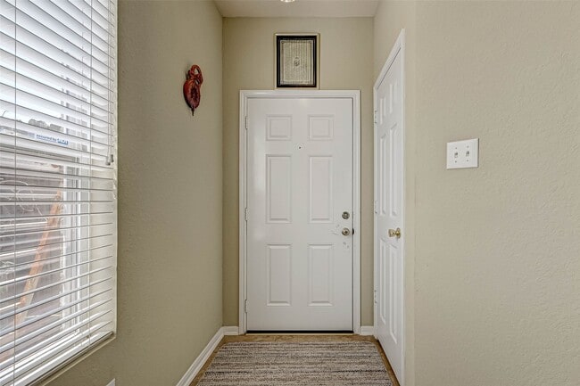 Foto del edificio - 19223 Brook Village Rd