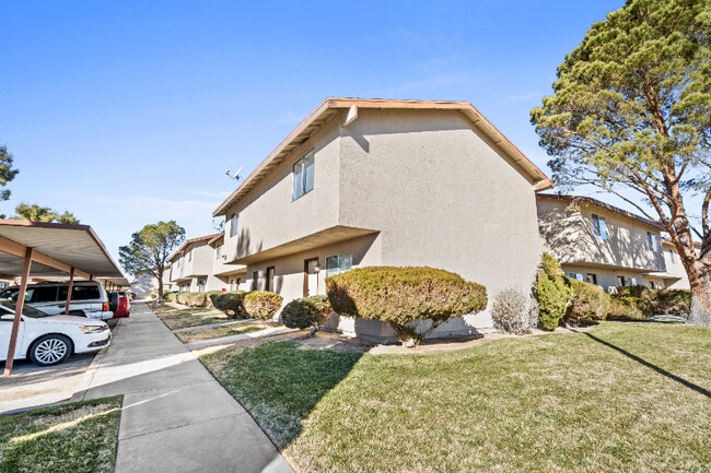 Foto del edificio - 121 N Gateway Blvd