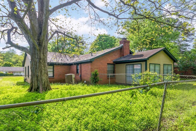 Foto del edificio - 973 Parkwood Ct