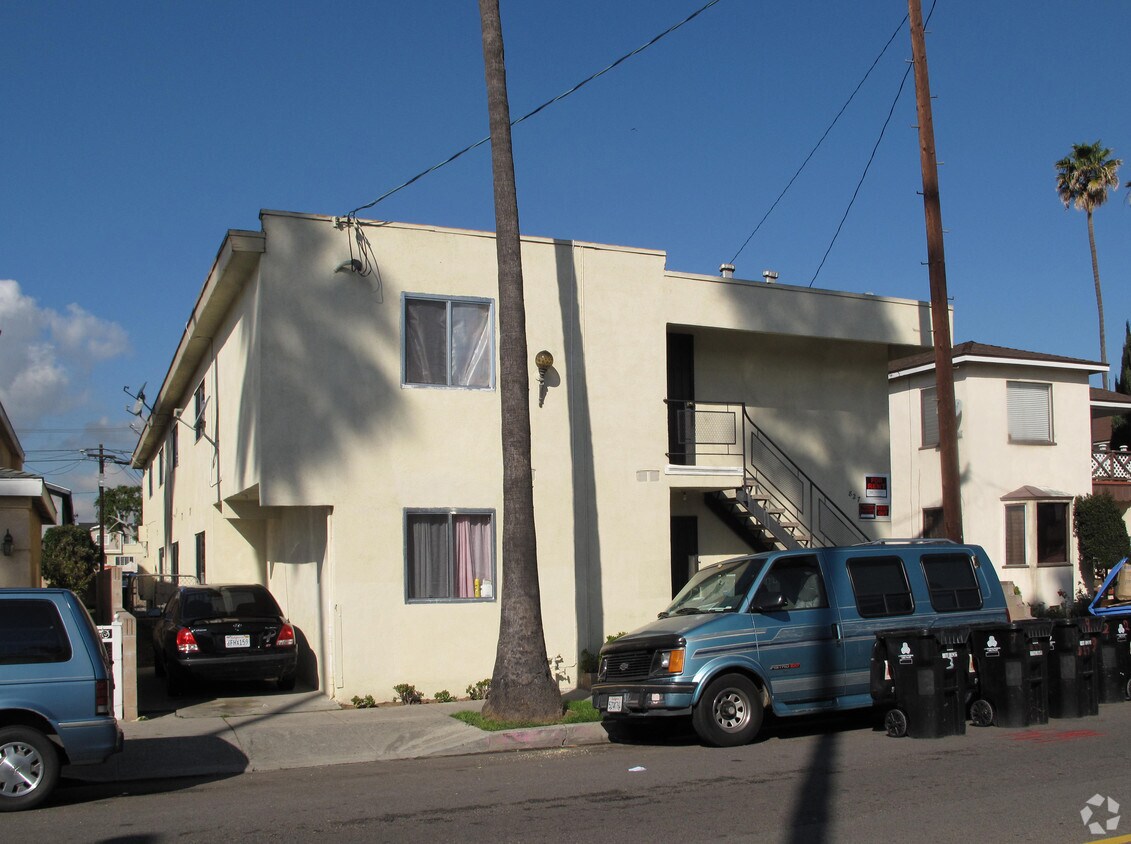 Building Photo - 827 N Marine Ave