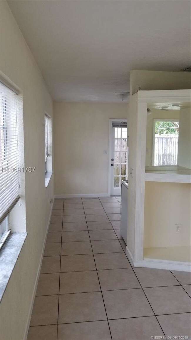 Foto del edificio - 1795 SW 22nd St