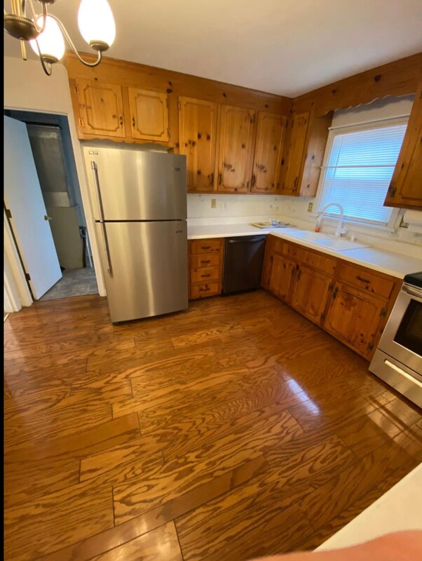 Building Photo - 8399 Spring Hollow Dr