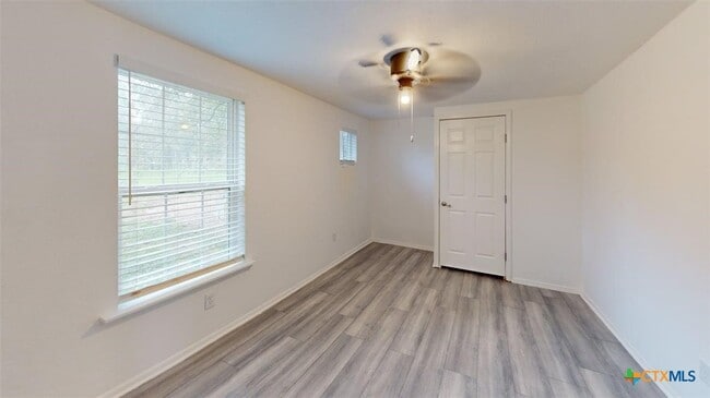 Foto del edificio - 710 W Avenue D