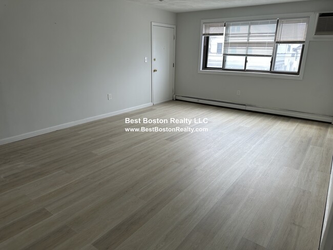 Foto del edificio - 714 Winthrop Ave